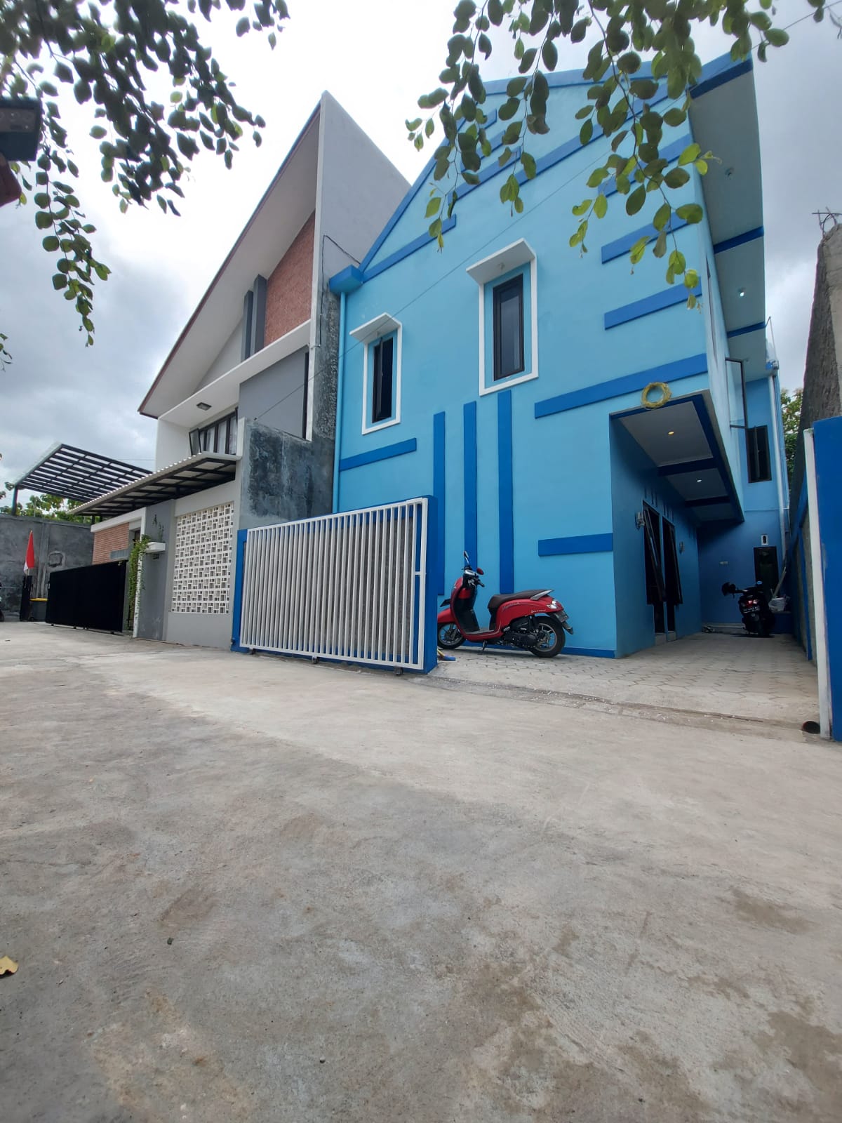 Rumah KOST BIRU UNIK Seperti PAVILIUM Di Banguntapan Dekat Kampus STIPRAM